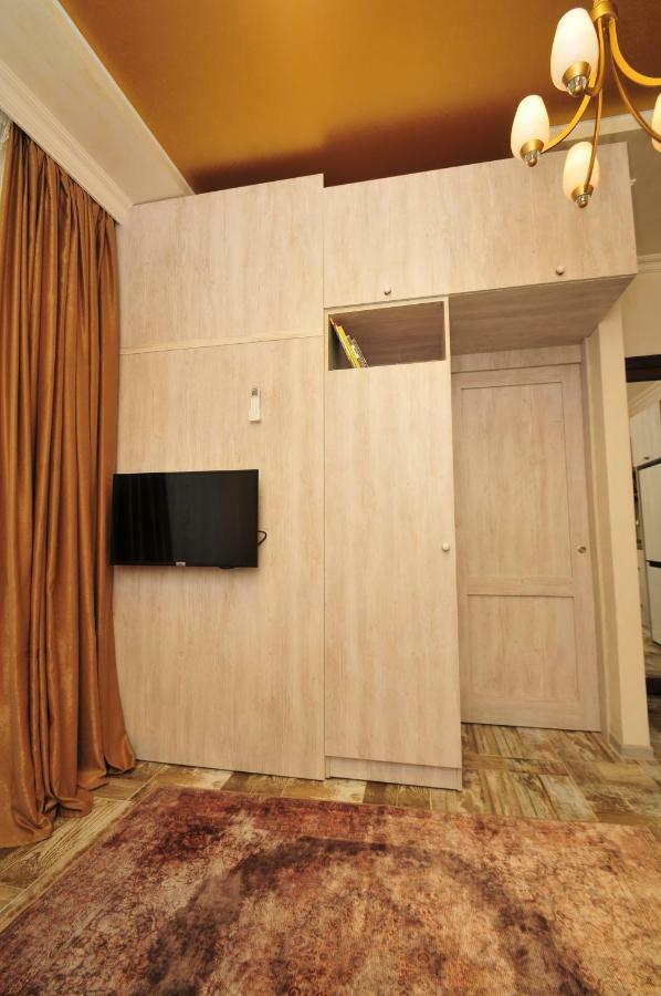 Apartments With A View Of The Trinity Holy Batumi Esterno foto