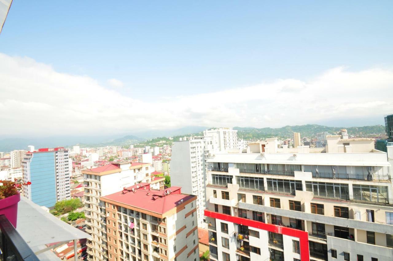 Apartments With A View Of The Trinity Holy Batumi Esterno foto