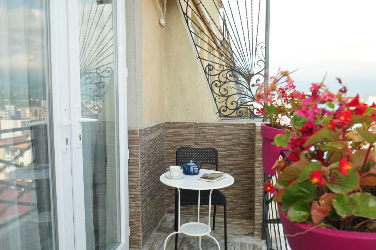 Apartments With A View Of The Trinity Holy Batumi Esterno foto
