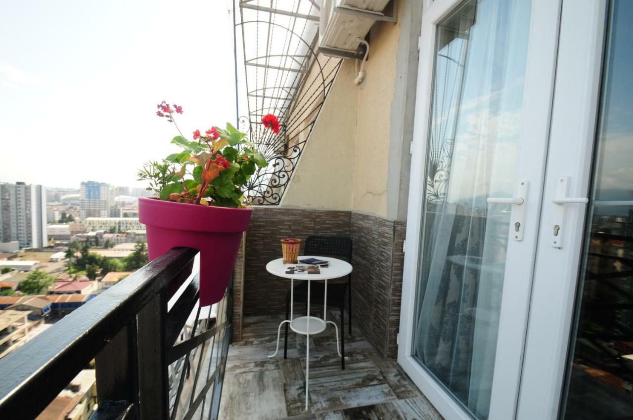 Apartments With A View Of The Trinity Holy Batumi Esterno foto