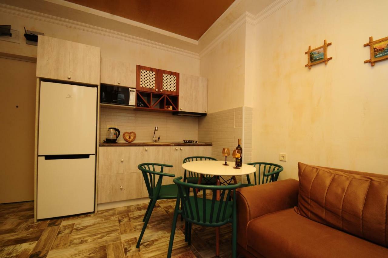 Apartments With A View Of The Trinity Holy Batumi Esterno foto